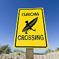 Grom crossing sign
